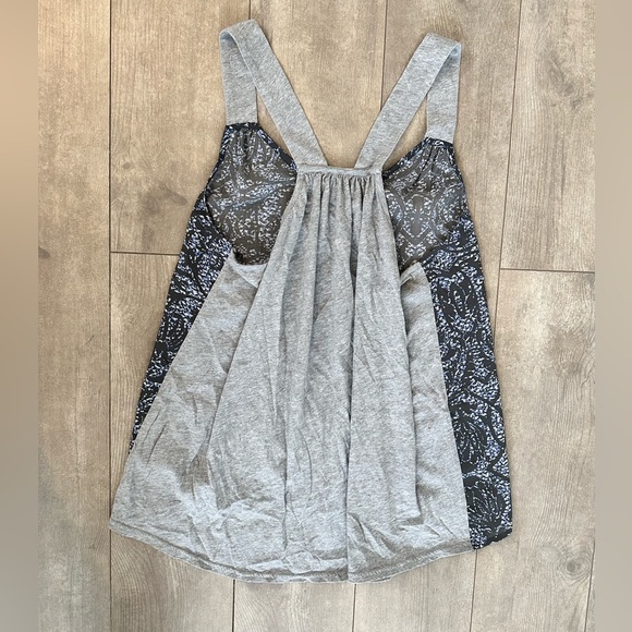 Converse women’s medium flowy tank blouse - Picture 4 of 14